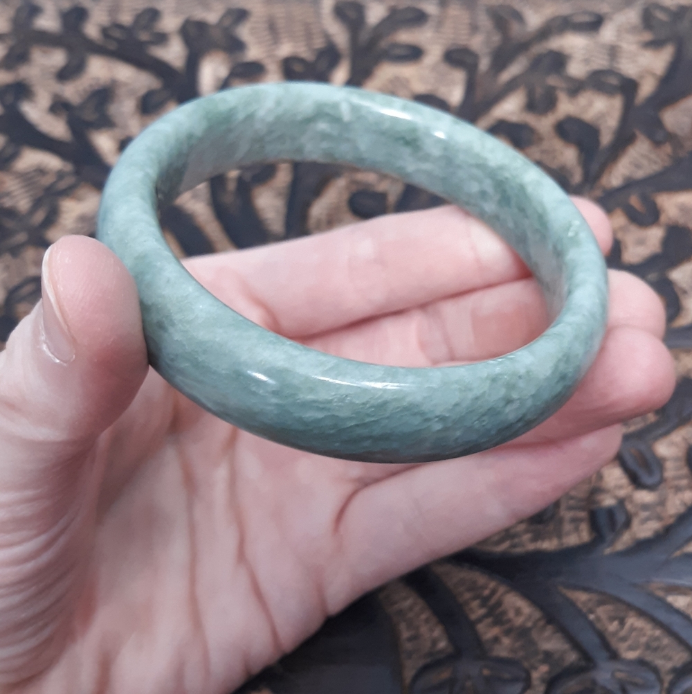Elegant Green Jade Stone Bangle Bracelet 2.25" gap